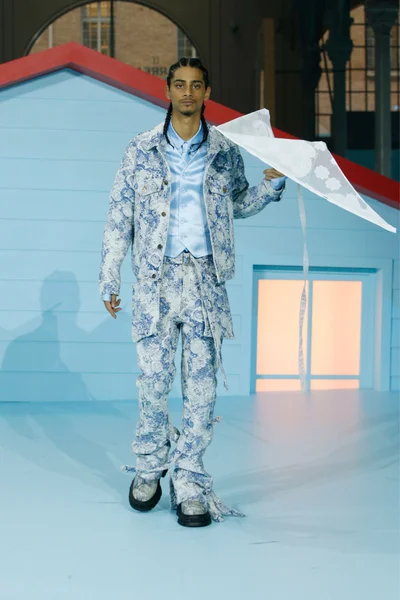 Look 54